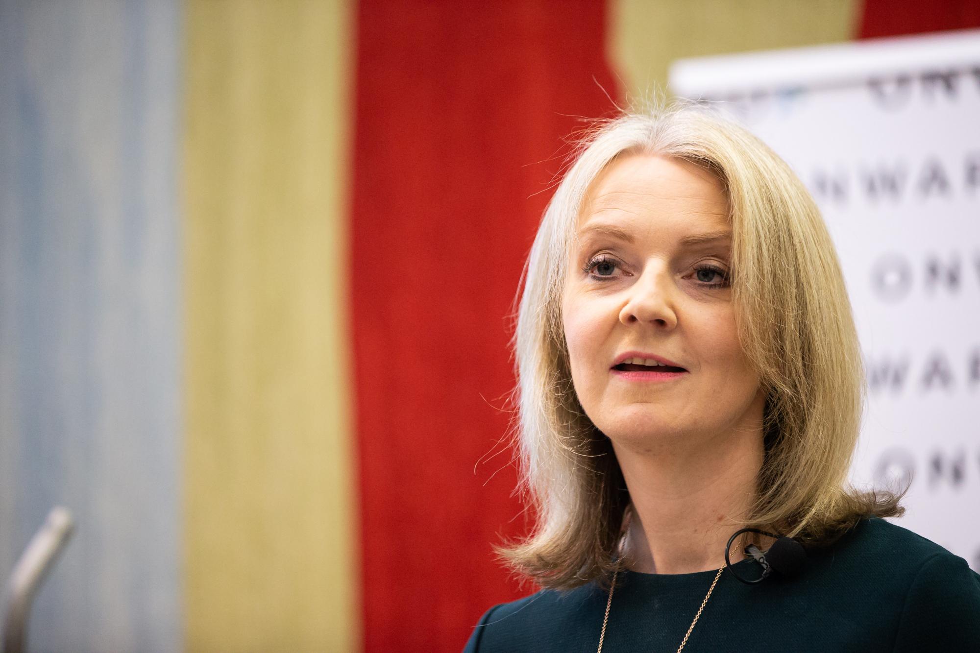 Вечеринка с последствиями. Британскому премьеру Джонсону грозит отставка